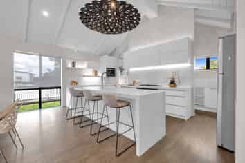 18 Reliance Crescent, Beachlands