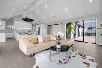 18 Reliance Crescent, Beachlands