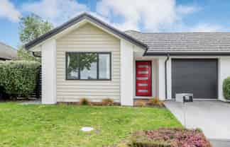 57 Farnborough Way, ROLLESTON