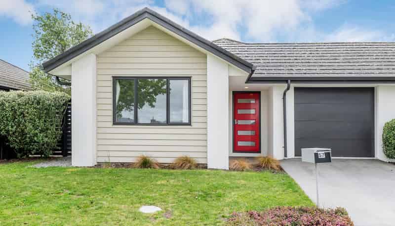 57 Farnborough Way, ROLLESTON