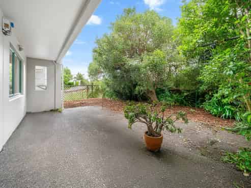 1C/223 Sunset Road, Sunnynook