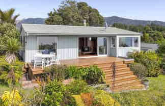 5 Bydder Terrace, Patons Rock