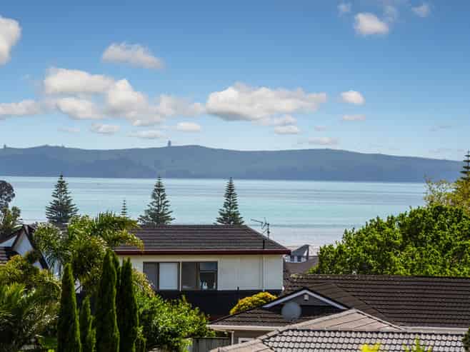 6 Dorrington Place, Eastern Beach