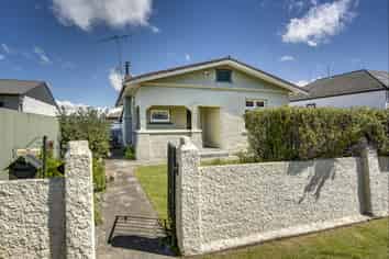 710 Queen Street West, Saint Leonards