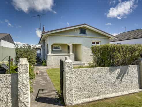 710 Queen Street West, Saint Leonards