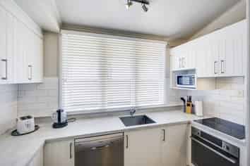 710 Queen Street West, Saint Leonards