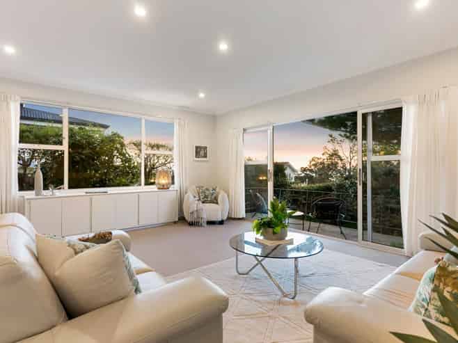 2/245 Jervois Road, Herne Bay