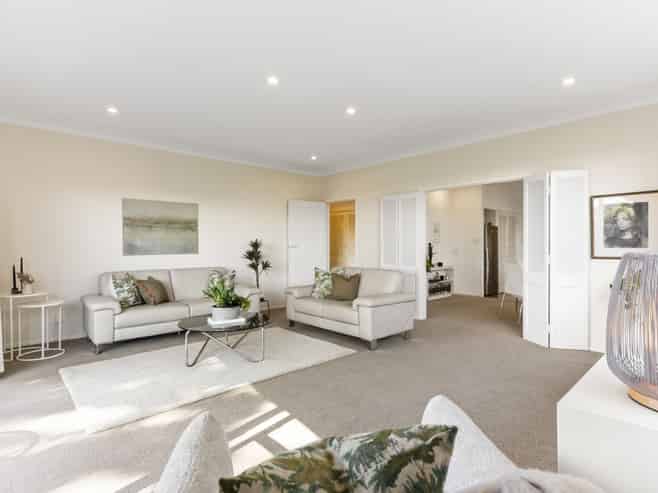 2/245 Jervois Road, Herne Bay