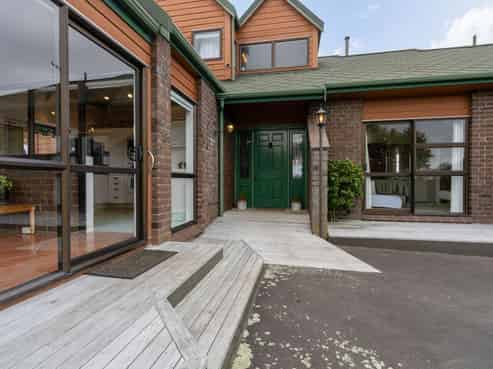 27 Kawiu Road, Levin