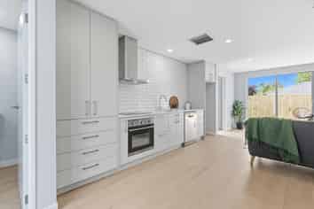 Units 1- 4/89 Jerrold Street North, Addington