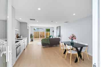 Units 1- 4/89 Jerrold Street North, Addington