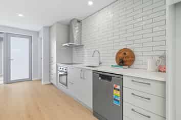 Units 1- 4/89 Jerrold Street North, Addington