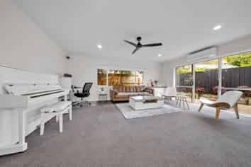 2/13 Fratley Avenue, Farm Cove