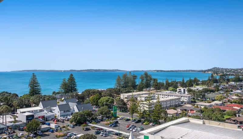 1113/11 Tamariki Avenue, Orewa
