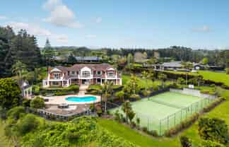 84 Potts Road, Whitford