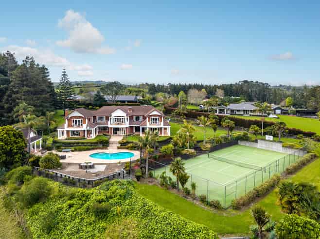 84 Potts Road, Whitford
