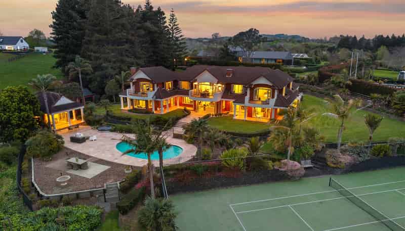 84 Potts Road, Whitford