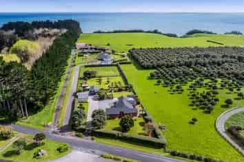 12 Beach Road, Urenui