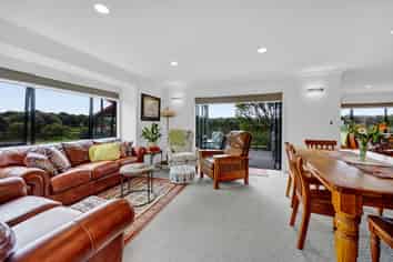 12 Beach Road, Urenui