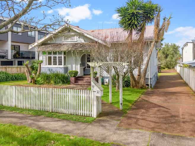 22 Acorn Street, Royal Oak