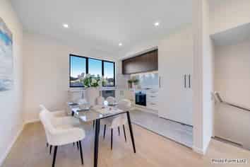 1/32 Tiraumea Drive, Pakuranga