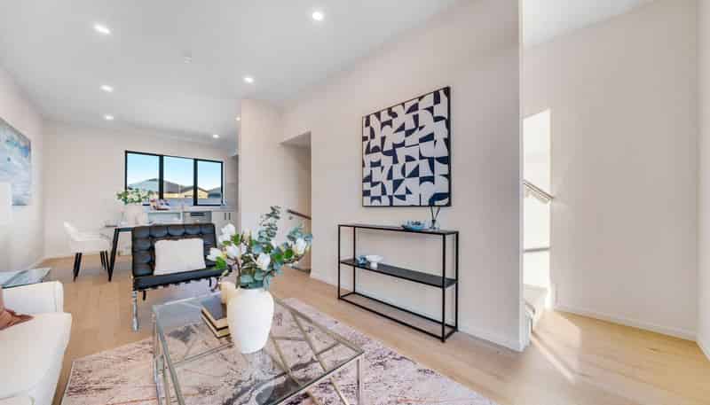 1/32 Tiraumea Drive, Pakuranga