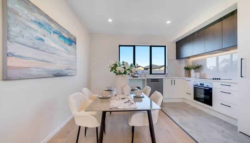 1/32 Tiraumea Drive, Pakuranga