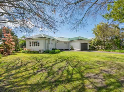 1001 Rata Street, Mahora