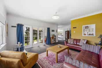 1001 Rata Street, Mahora