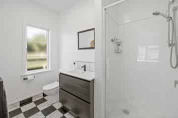 1001 Rata Street, Mahora