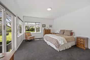 1001 Rata Street, Mahora