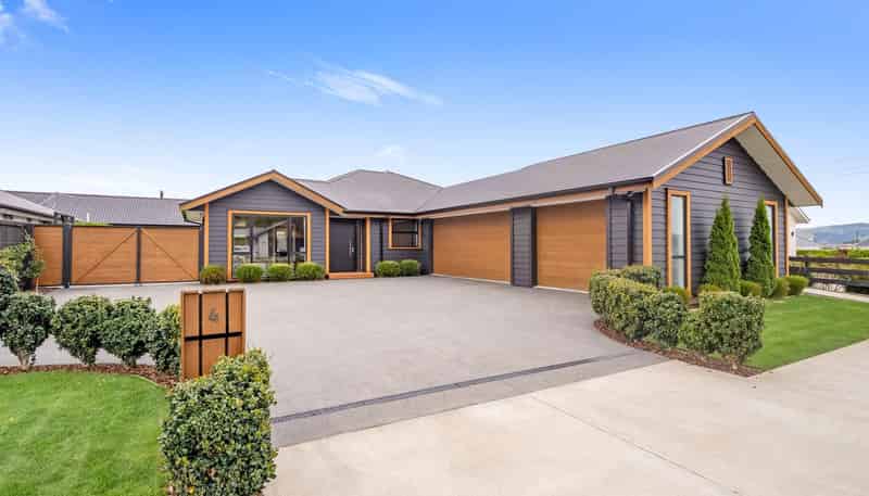 4 Verdeco Boulevard, Lincoln