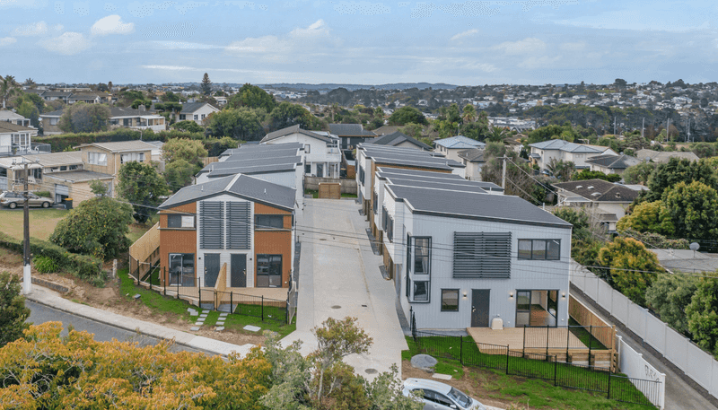 10/196 Royal Road, Massey