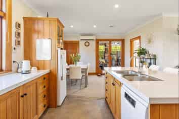 158B North Street, West End