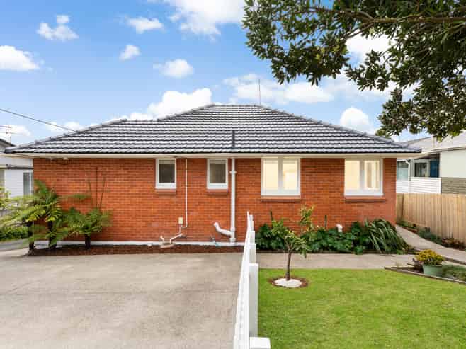 1/625 Beach Road, Rothesay Bay