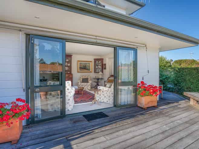 9 Haines Grove, Rainbow Point