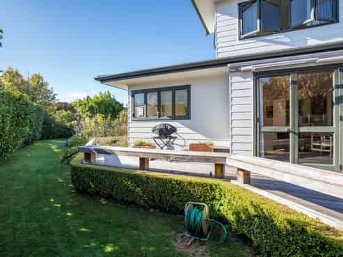 9 Haines Grove, Rainbow Point