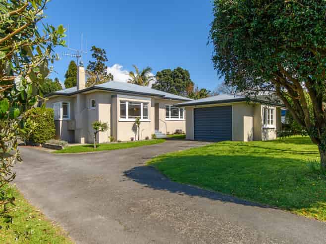 110A Fourteenth Avenue, Avenues