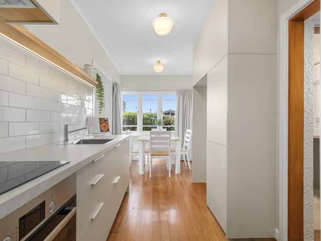 110A Fourteenth Avenue, Avenues