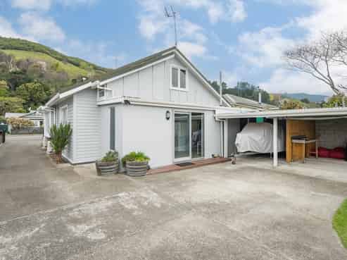 104 Milton Street, The Wood