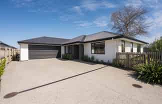 11 Carmine Crescent, Richmond