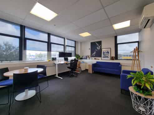 Commanding Inner City Office