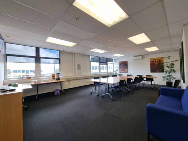 Commanding Inner City Office