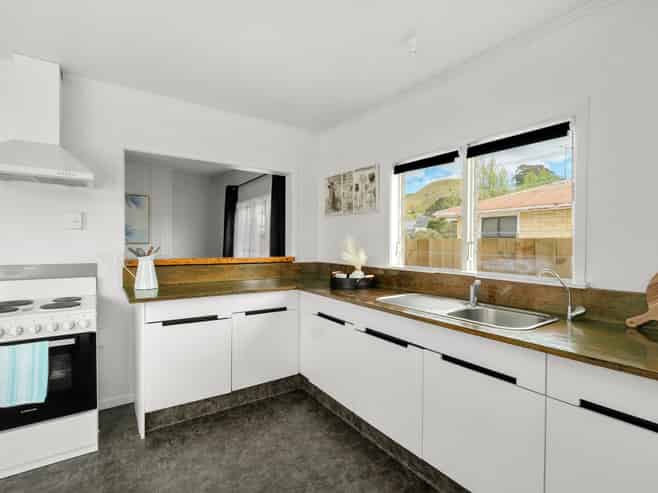 6 Duke Street, Tamarau