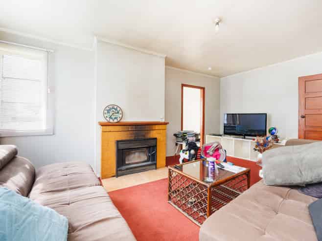 6 Lambert Street, Marton