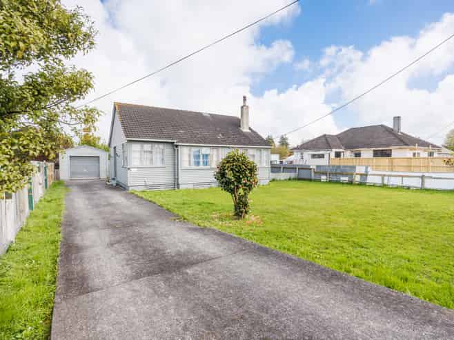 6 Lambert Street, Marton