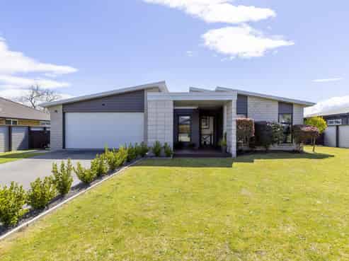 15 Windsor Street, Richmond Heights