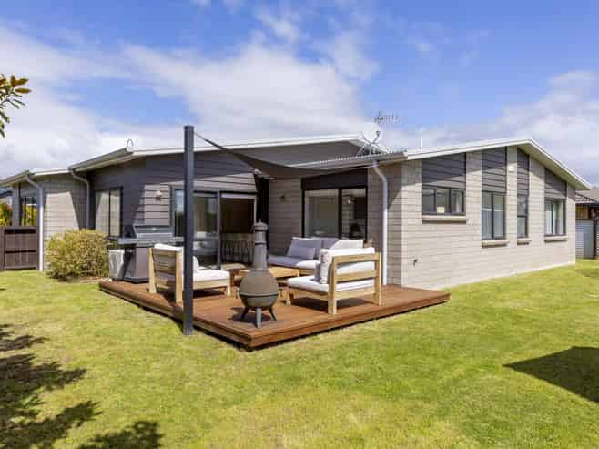 15 Windsor Street, Richmond Heights
