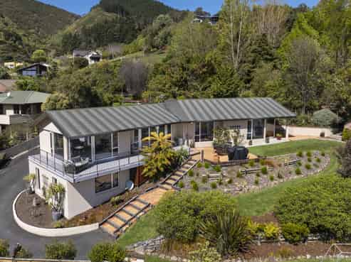 6 Strathaven Place, Atawhai