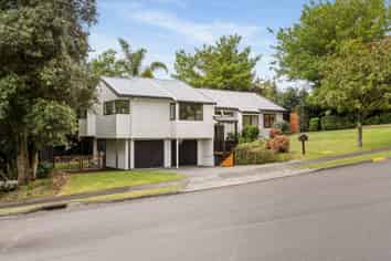 1 Taramea Rise, Pyes Pa